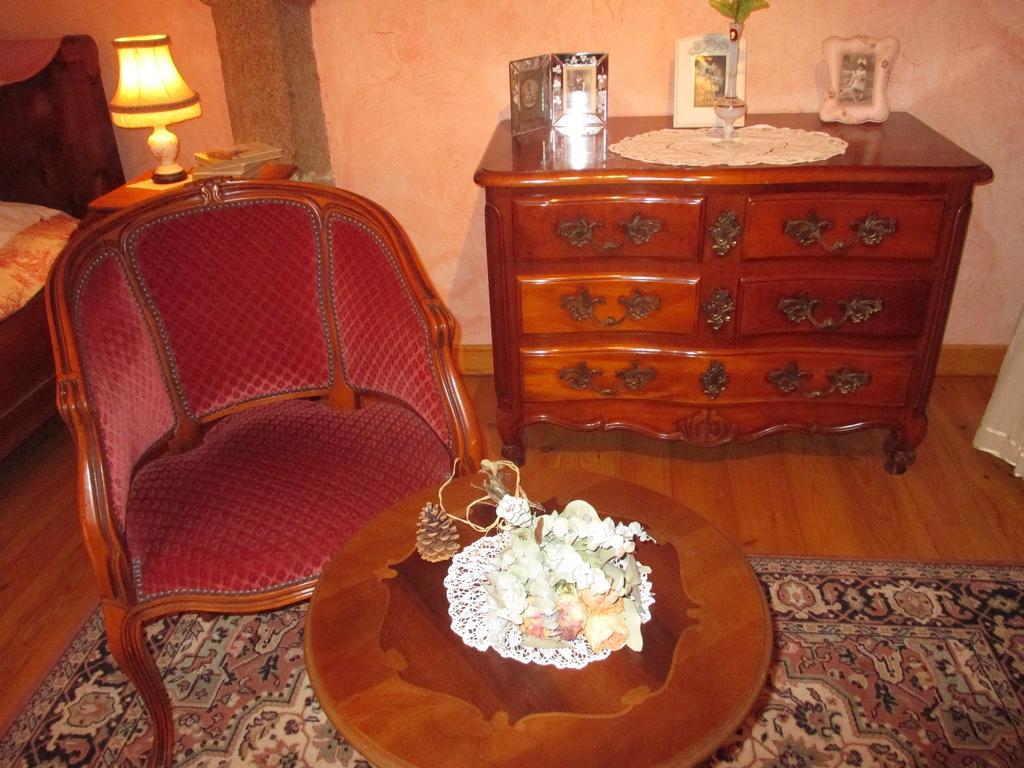 Les Sources Bed & Breakfast Poilley  Bagian luar foto