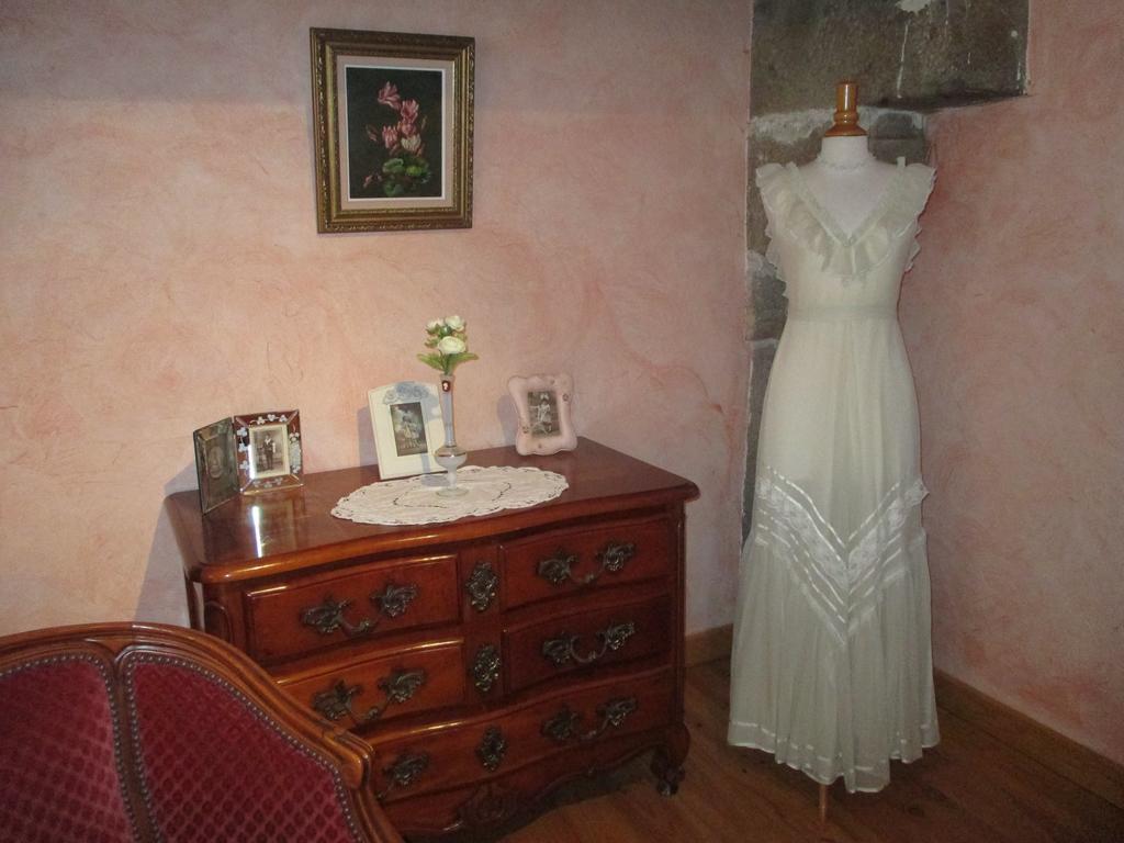 Les Sources Bed & Breakfast Poilley  Bagian luar foto