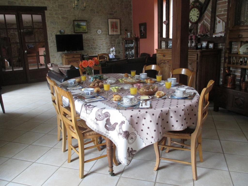 Les Sources Bed & Breakfast Poilley  Bagian luar foto