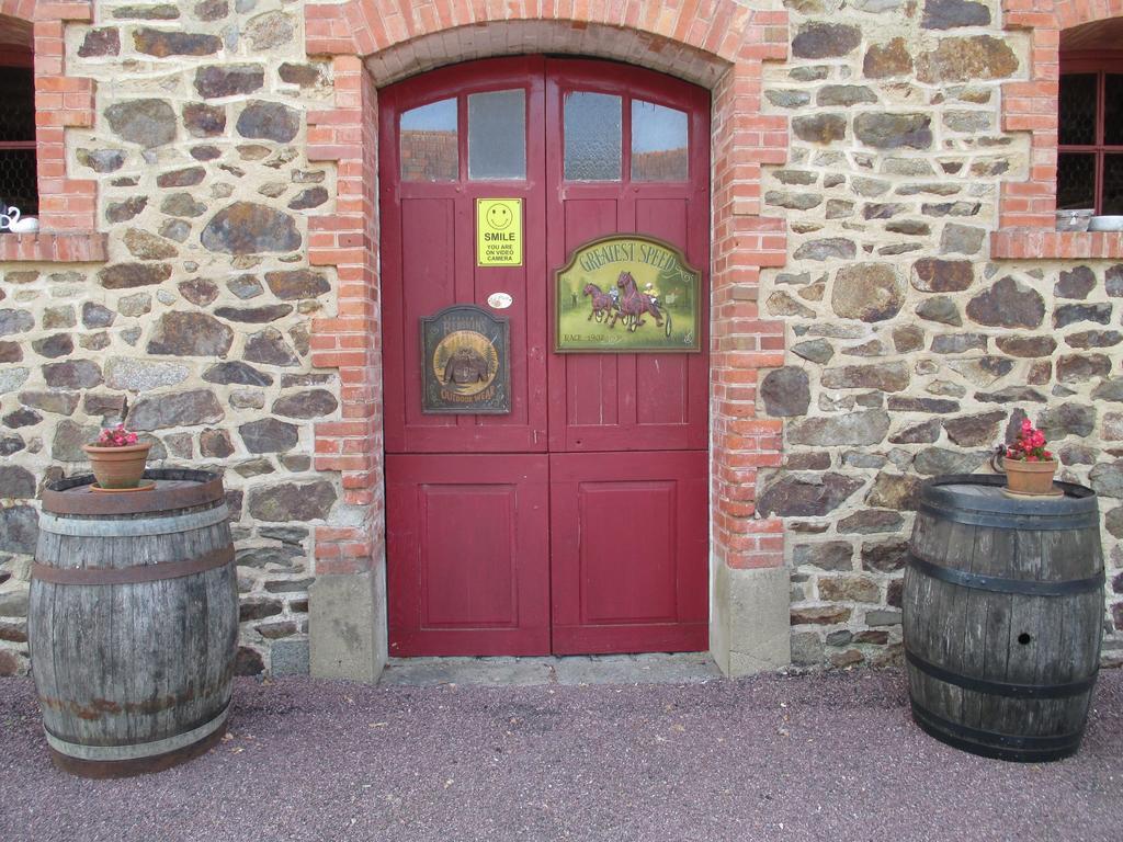 Les Sources Bed & Breakfast Poilley  Bagian luar foto