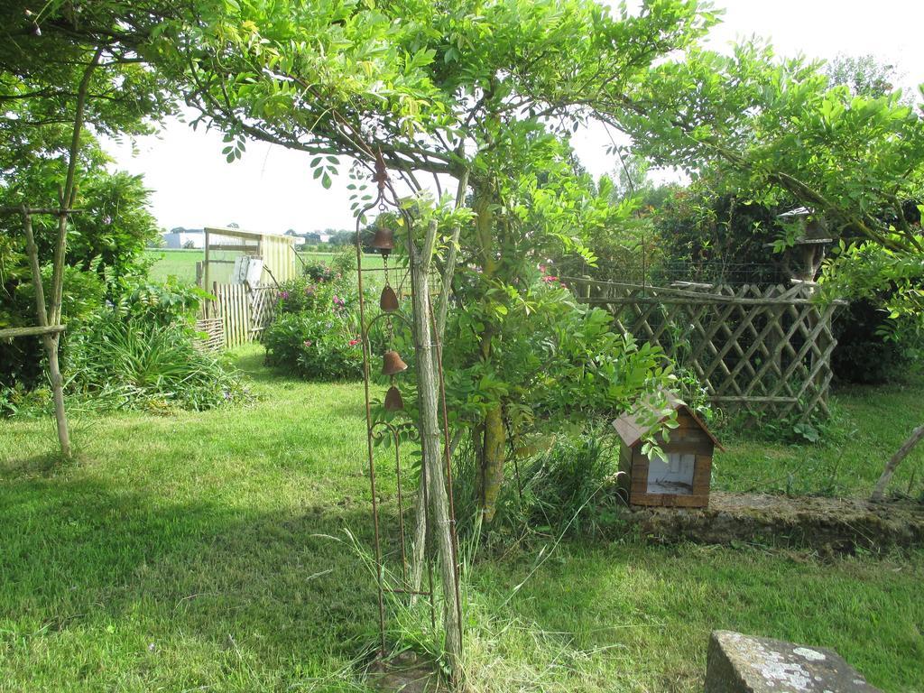 Les Sources Bed & Breakfast Poilley  Bagian luar foto