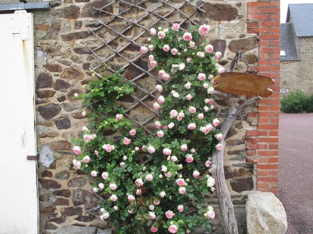 Les Sources Bed & Breakfast Poilley  Bagian luar foto