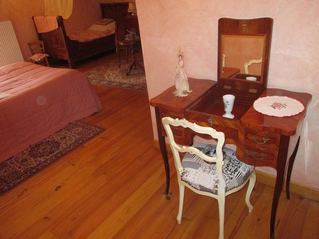Les Sources Bed & Breakfast Poilley  Bagian luar foto